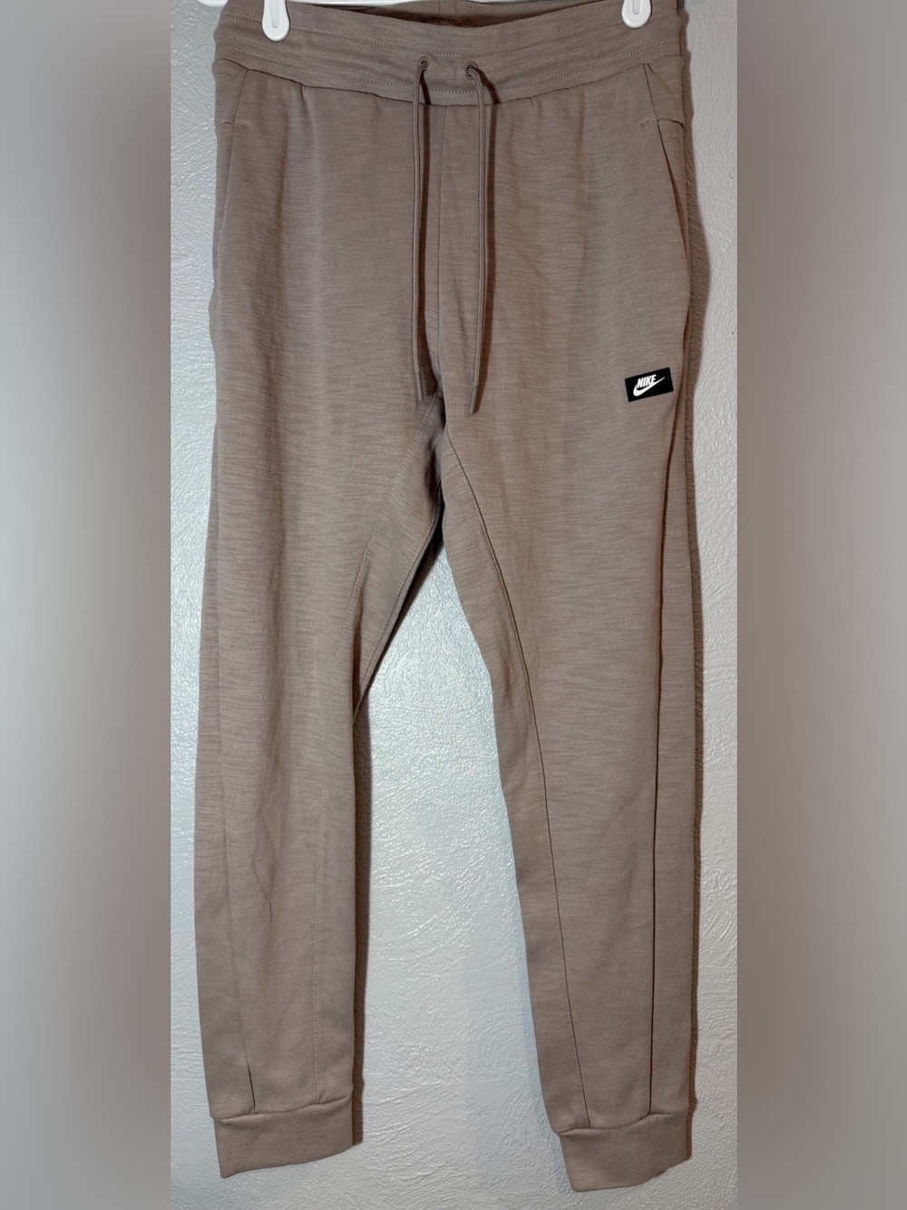 Nike Men’s Optic Fleece Cuffed Joggers, size Small